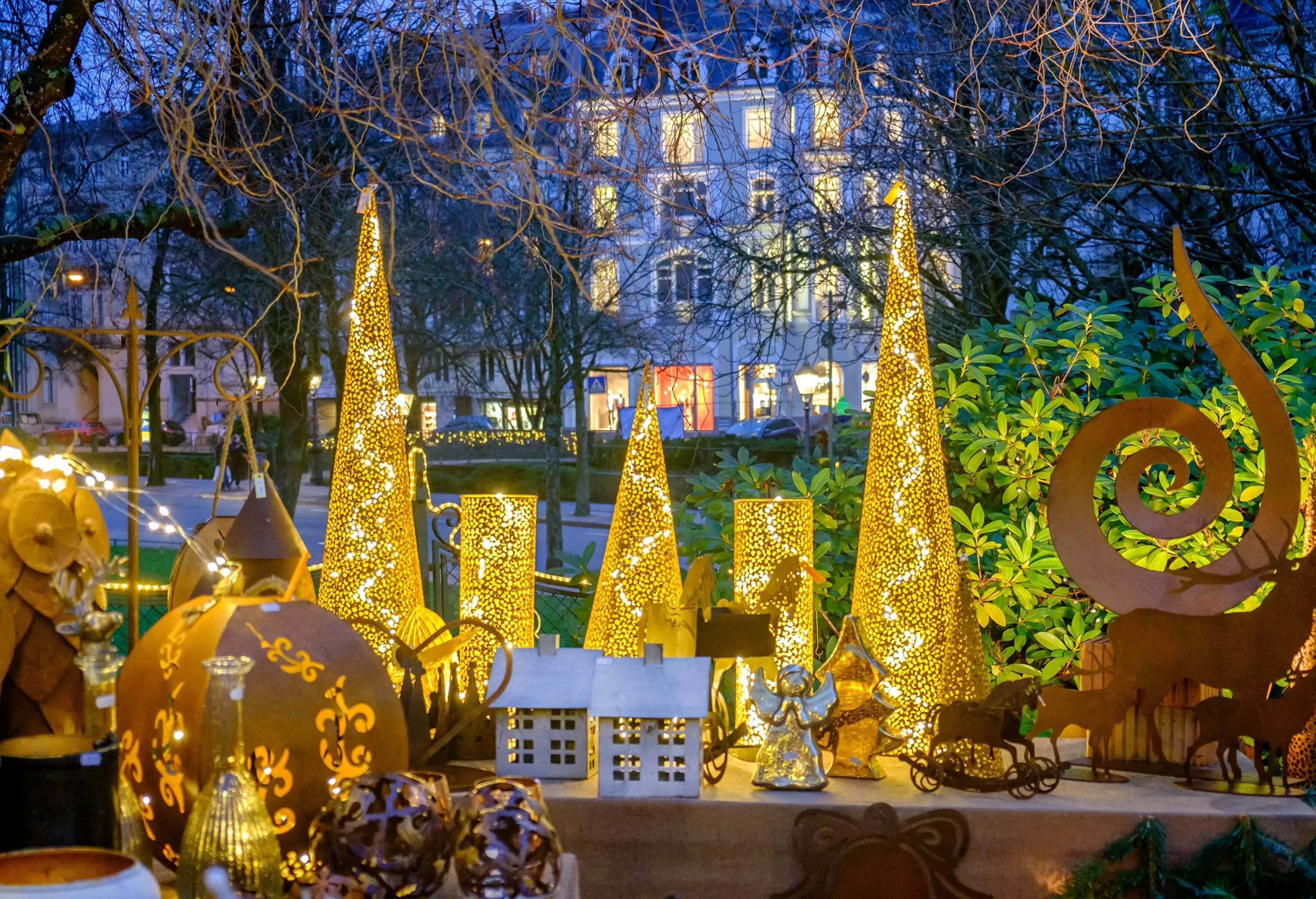 Baden-Baden, iron objects at the Christmas market