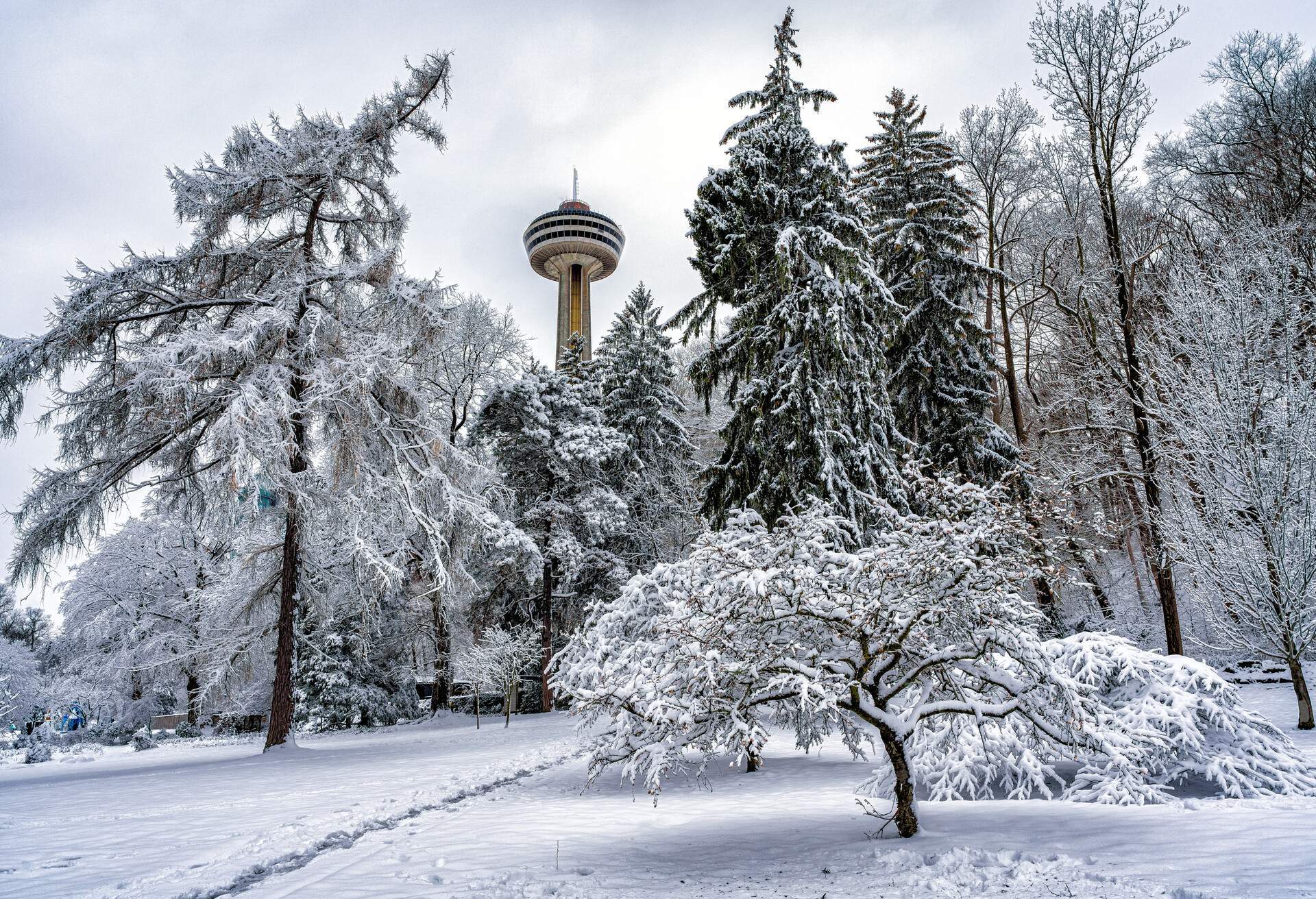 warm places to visit in canada during winter