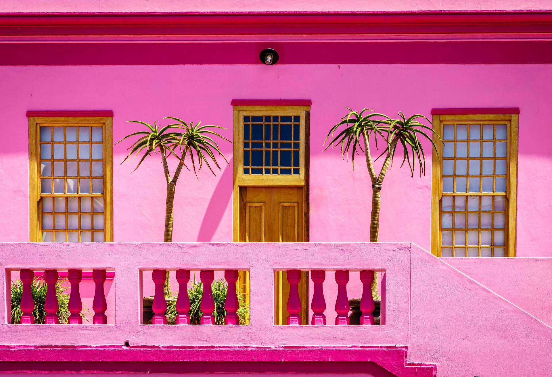 dest_south-africa_cape-town_bo-kaap_gettyimages-1027228758_universal_within-usage-period_88818