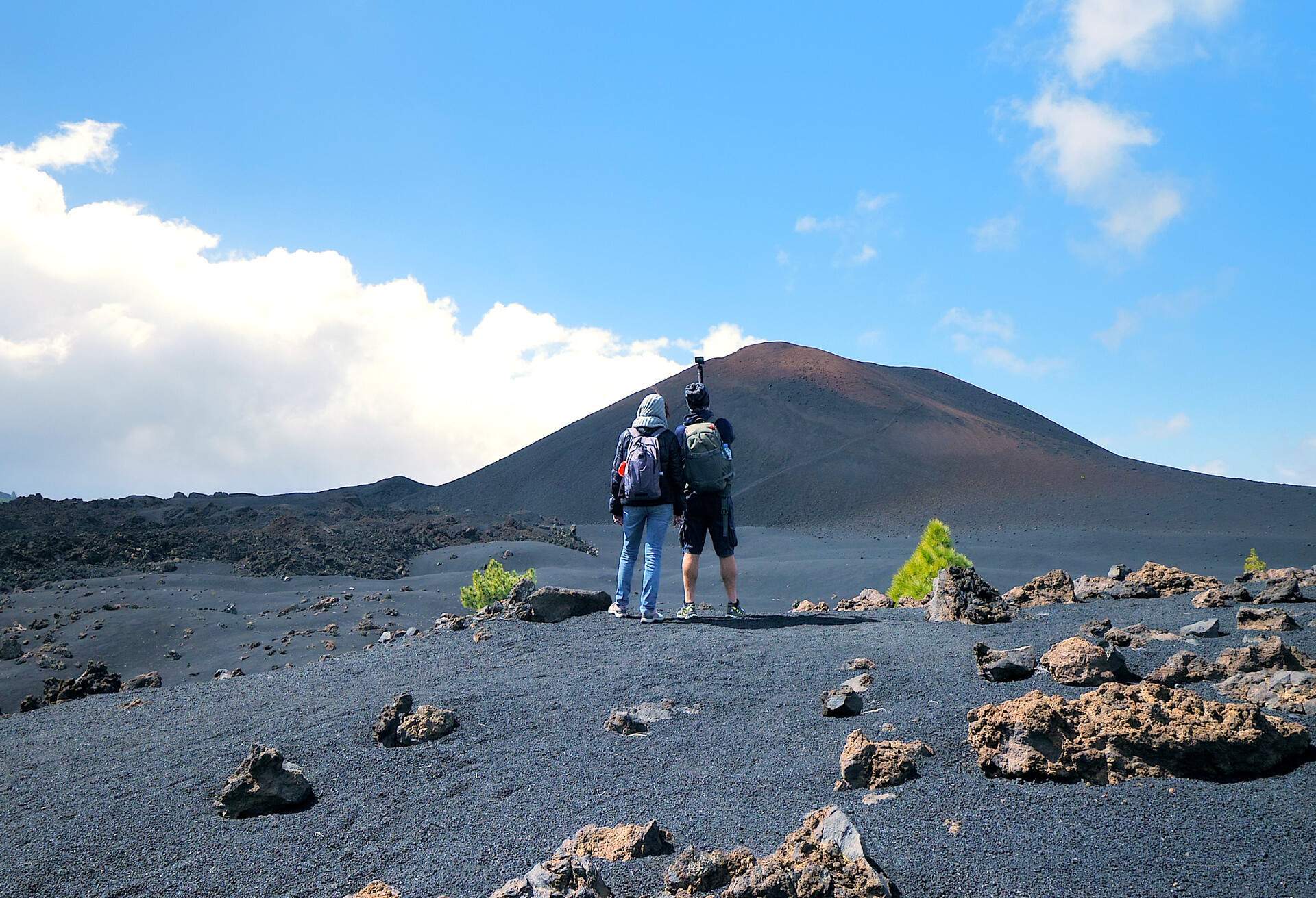dest_spain_chinyero_volcano_-tenerife_gettyimages-1310733861_universal_within-usage-period_83684.jpg