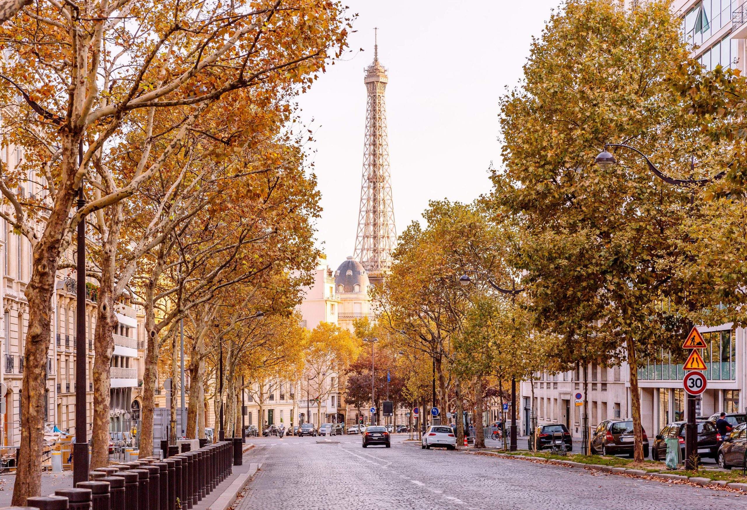 dest_france_paris_theme_car_driving-gettyimages-1143067616-scaled