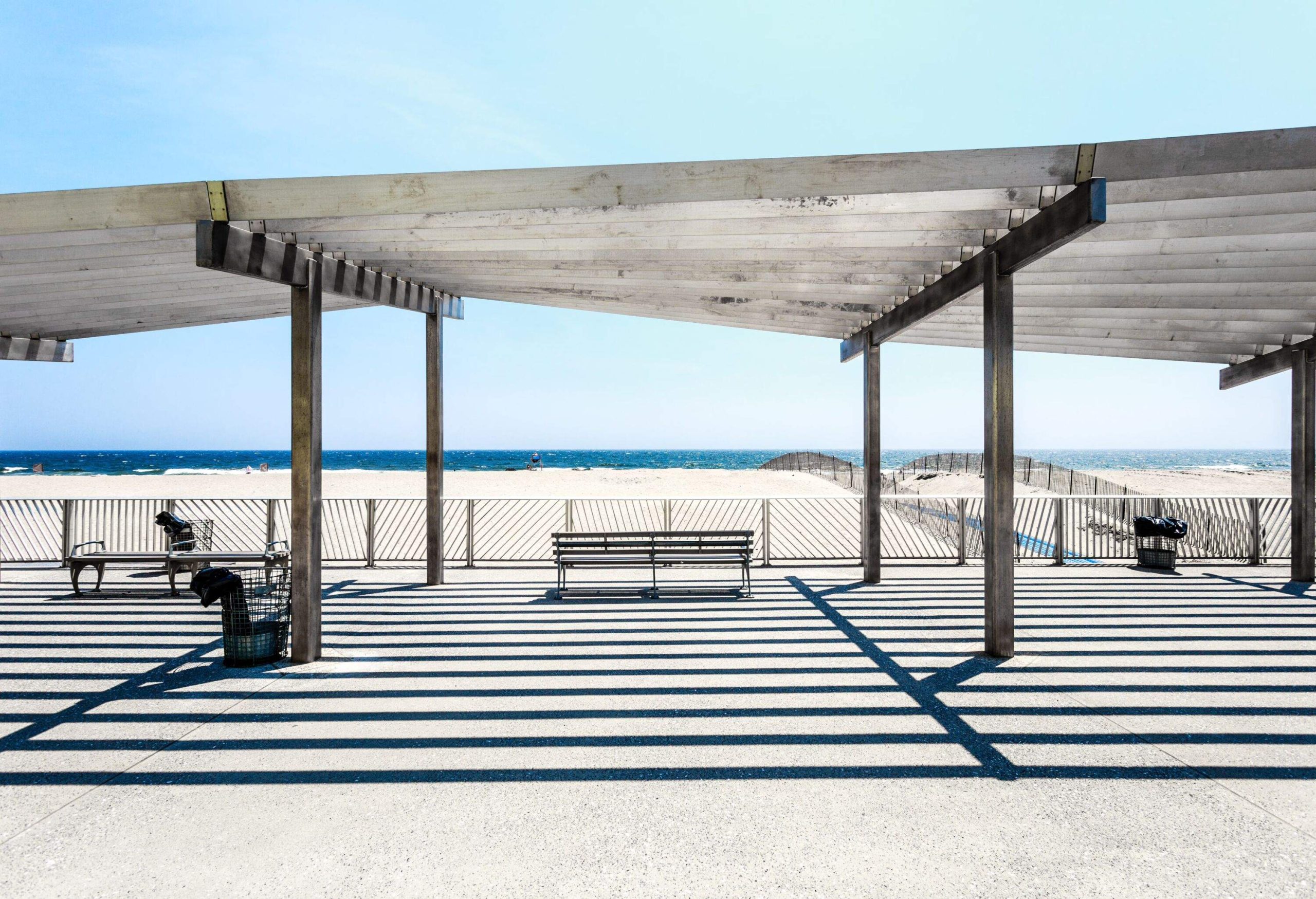 dest_usa_ny_new-york_rockaway-beach_gettyimages-518894806