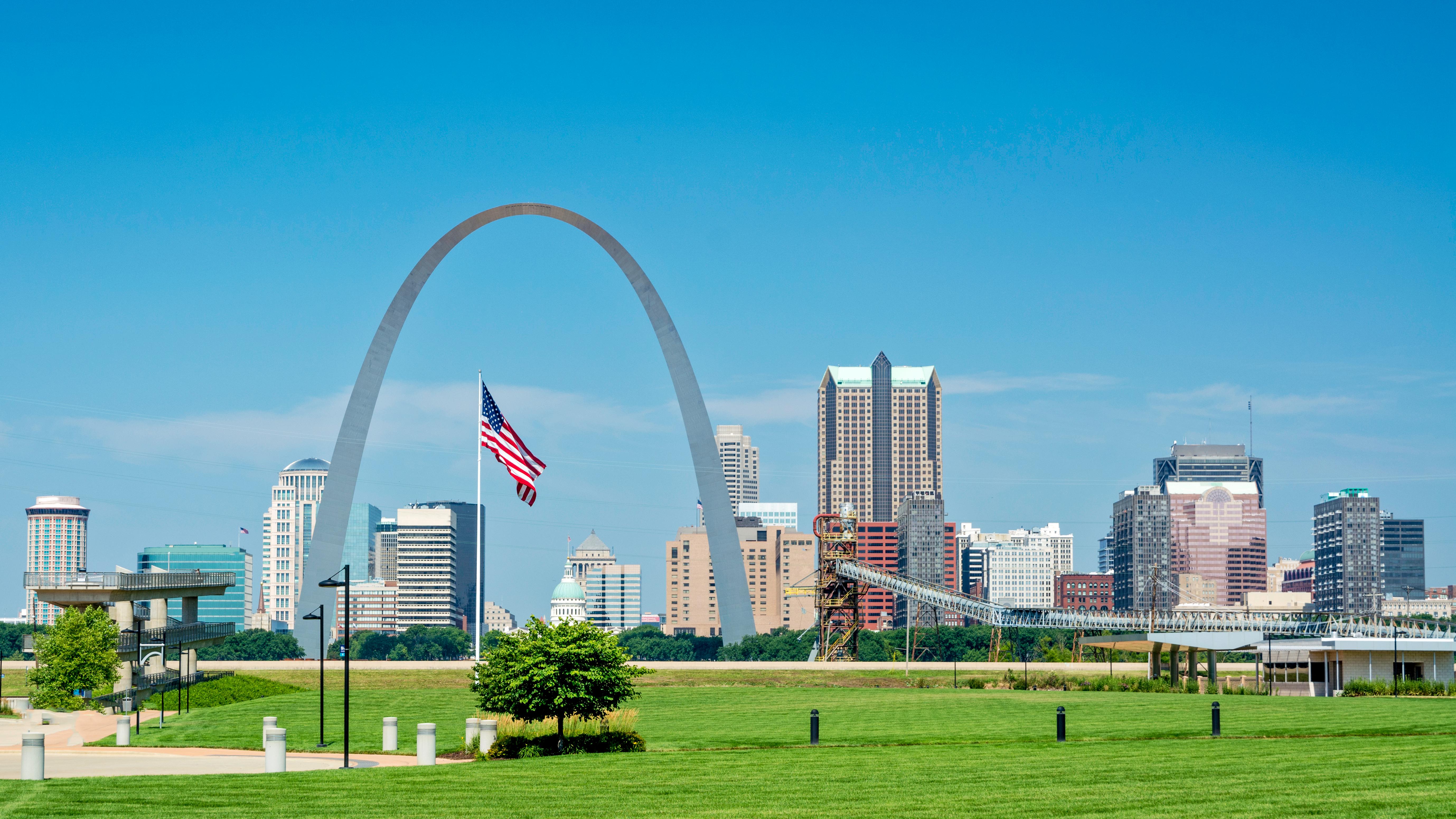 Cheap Flights to St. Louis (STL) from 