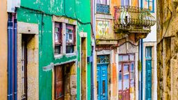 Find cheap flights from Faro to Porto