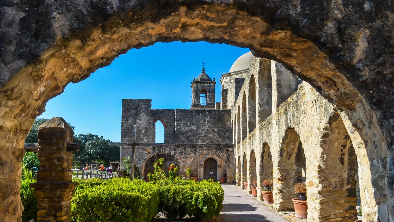 Moving Truck Rental Near Me Montclair, CA