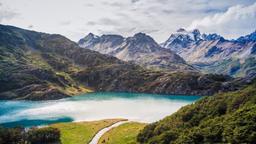 Find cheap flights from Buenos Aires Ministro Pistarini to Ushuaia