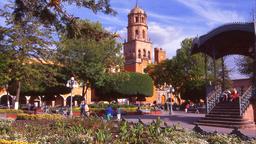 Santiago de Querétaro hotels near Jardin Zenea