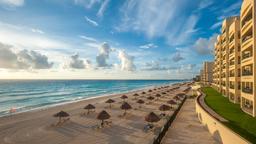 Find cheap flights from Houston to Cancún