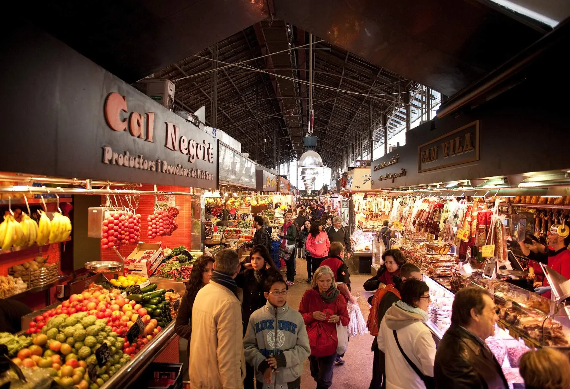 DEST_SPAIN_BARCELONA_BOQUERIA_FOOD_MARKET_GettyImages-483523393