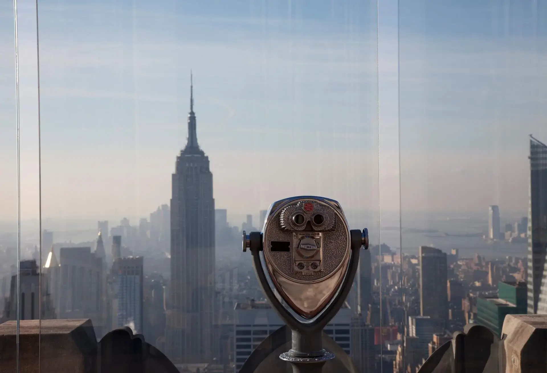 DEST_USA_NEW_YORK_ROCKEFELLER_CENTER_TOP_OF_THE_ROCK_GettyImages-95479575