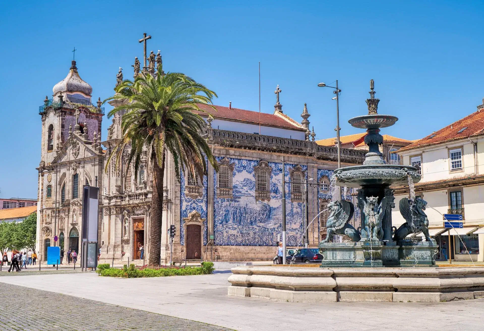 DEST_PORTUGAL_PORTO_CARMELITES-CHURCH-MOUNT-CARMEL_GettyImages-960306352_Universal-2-1.jpg