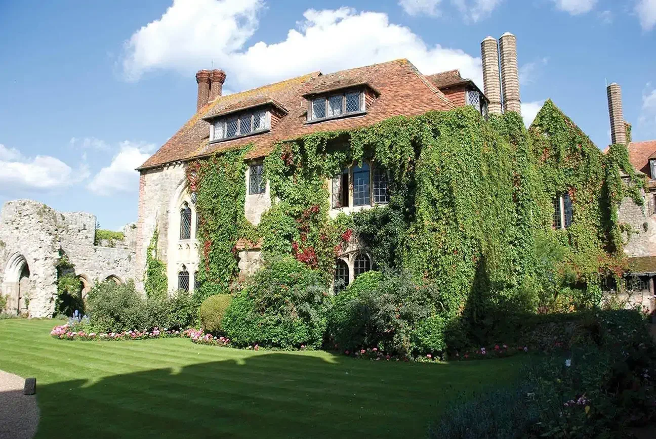 amberley-castle-leonardo-1264675-exterior_3_s-506996