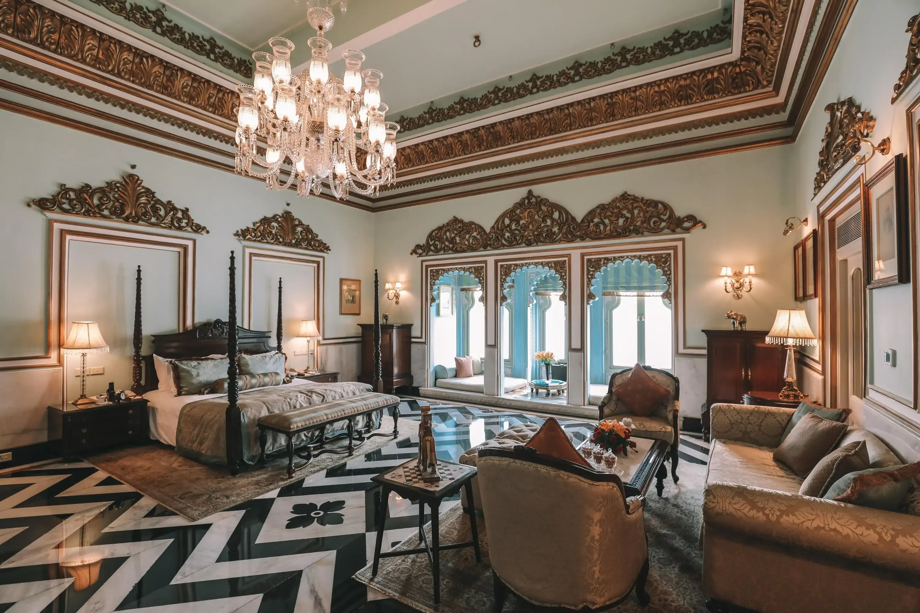 taj-lake-palace-udaipur-leonardo-1124399-sarva_ritu_-_a_grand_royal_suite_4_o-777804