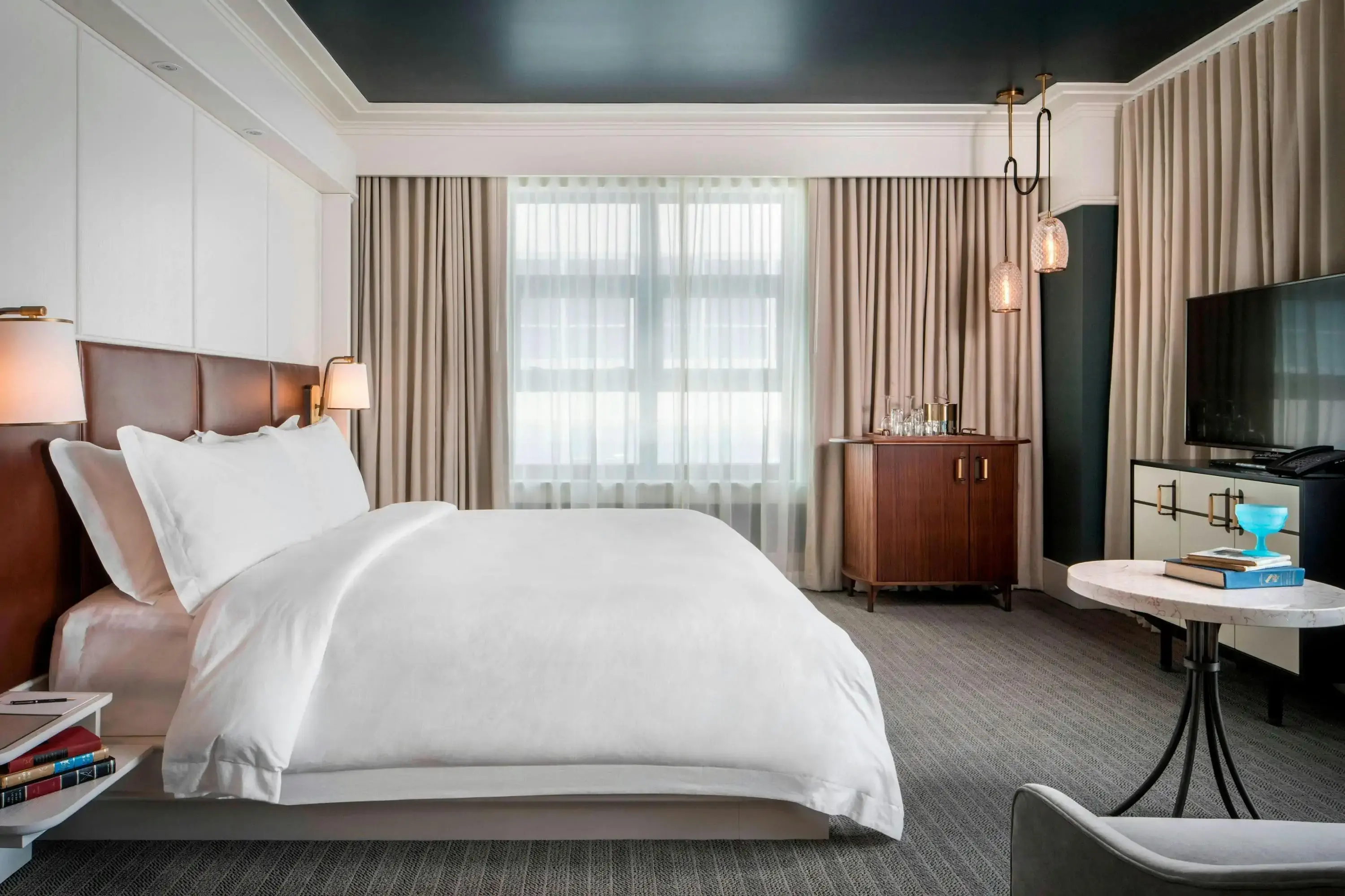 perry-lane-hotel-leonardo-3331140-784725-903912