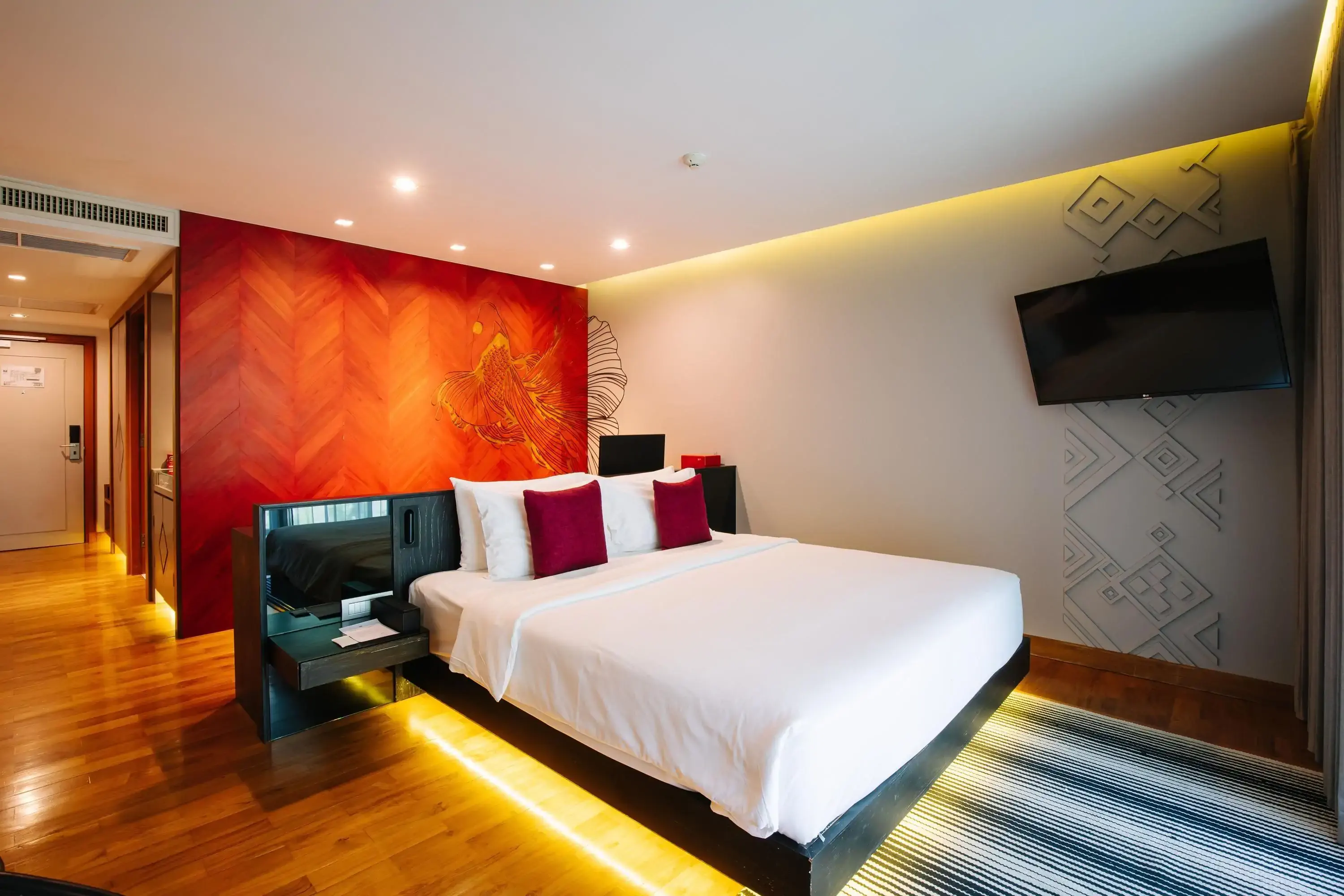 cross-chiang-mai-riverside-leonardo-2780412-198950231-718882