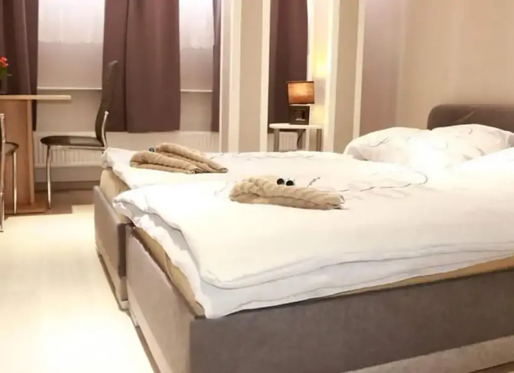 Amaya Motel provided by Expedia Group.