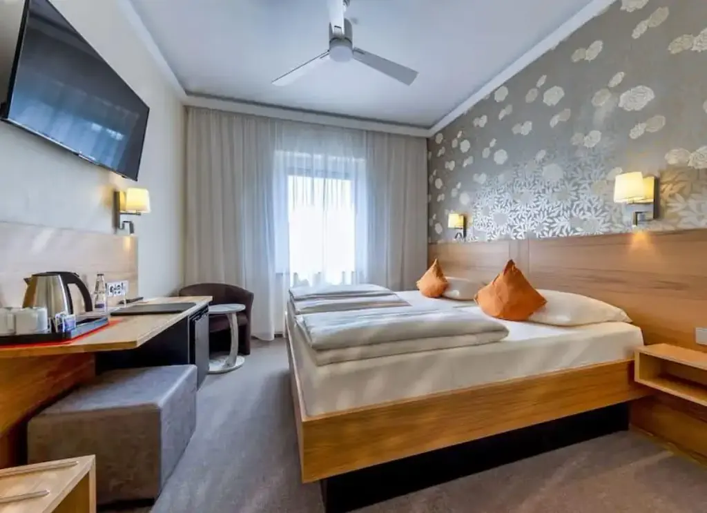 Hotel Brack, provided by Expedia Group.