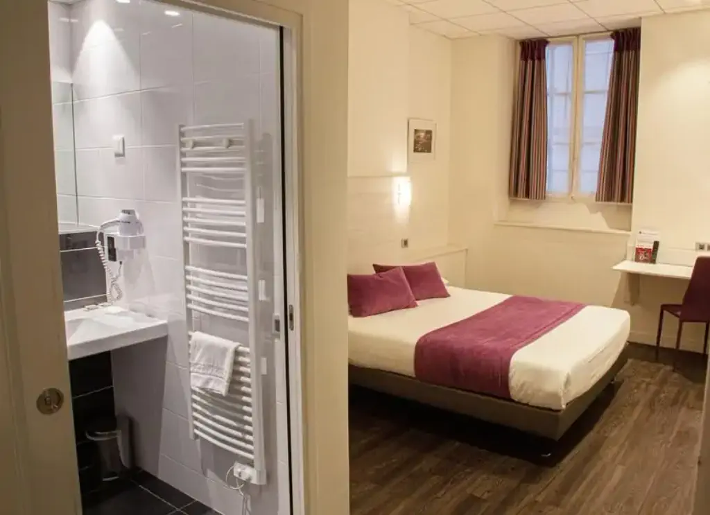 Hotelo Lyon Ainay provided by Expedia Group.