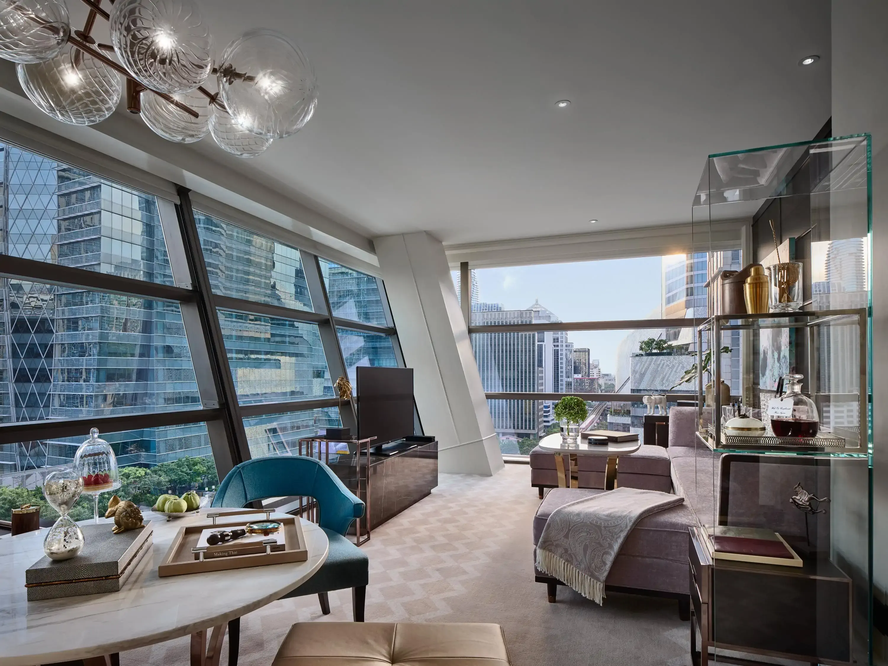 rosewood-bangkok-leonardo-2097804-rwbkk_manor_suite_living_room_1_o-114852