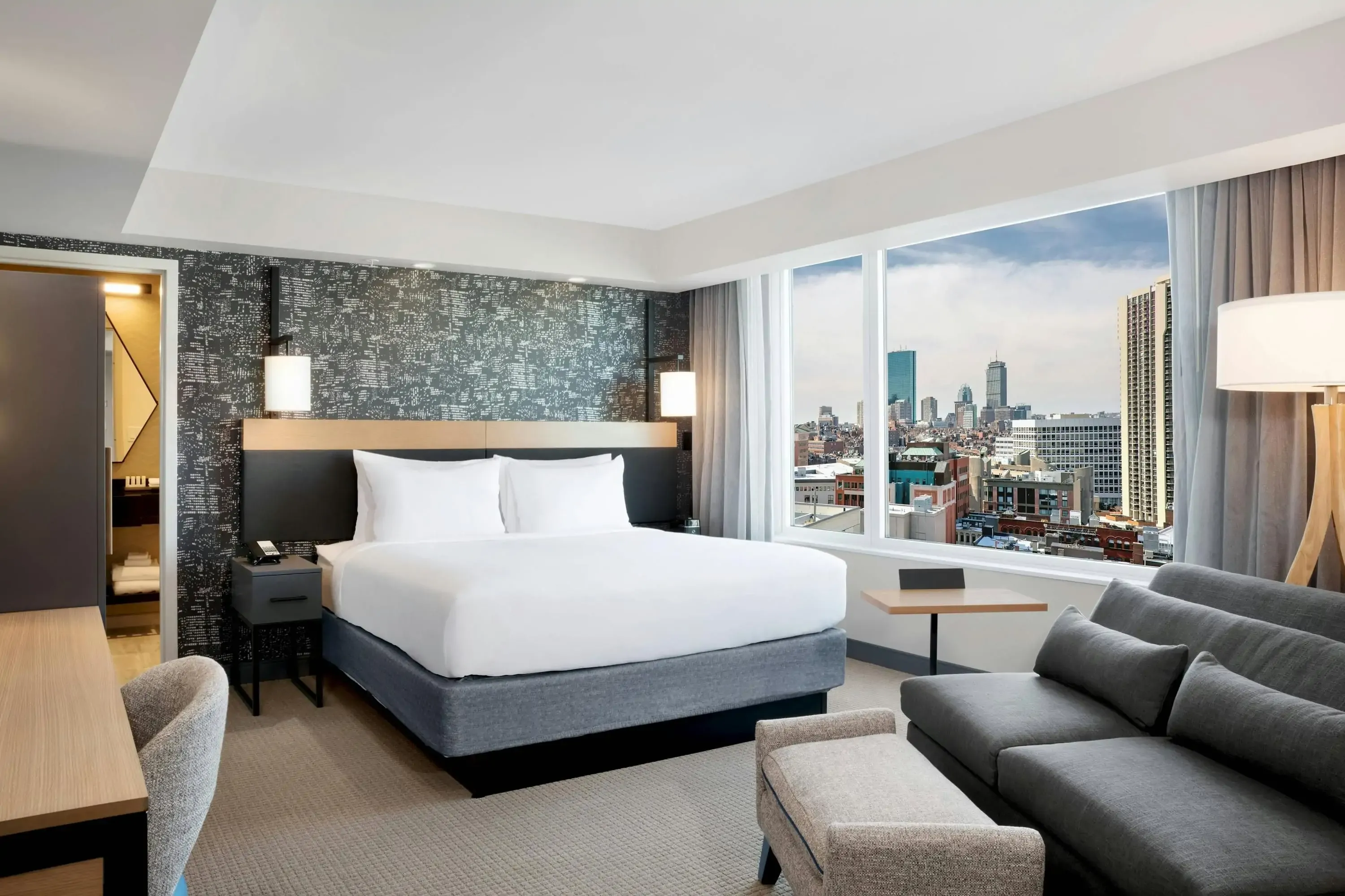 courtyard-by-marriott-boston-downtown-leonardo-3565744-1427296-245598