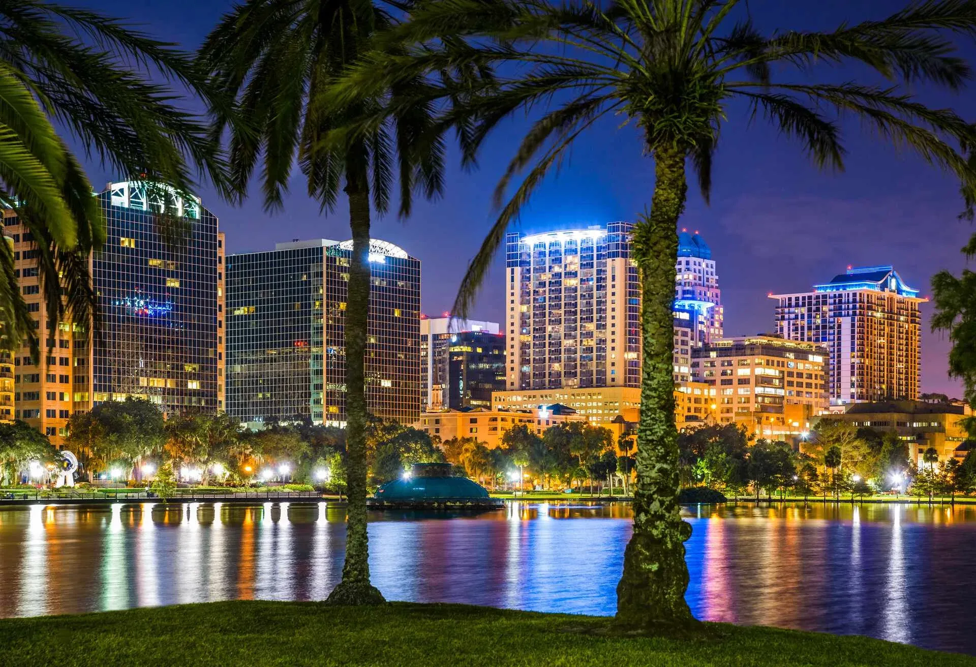 Orlando Florida, lake Eola, skyline, skyscrapers, night.
