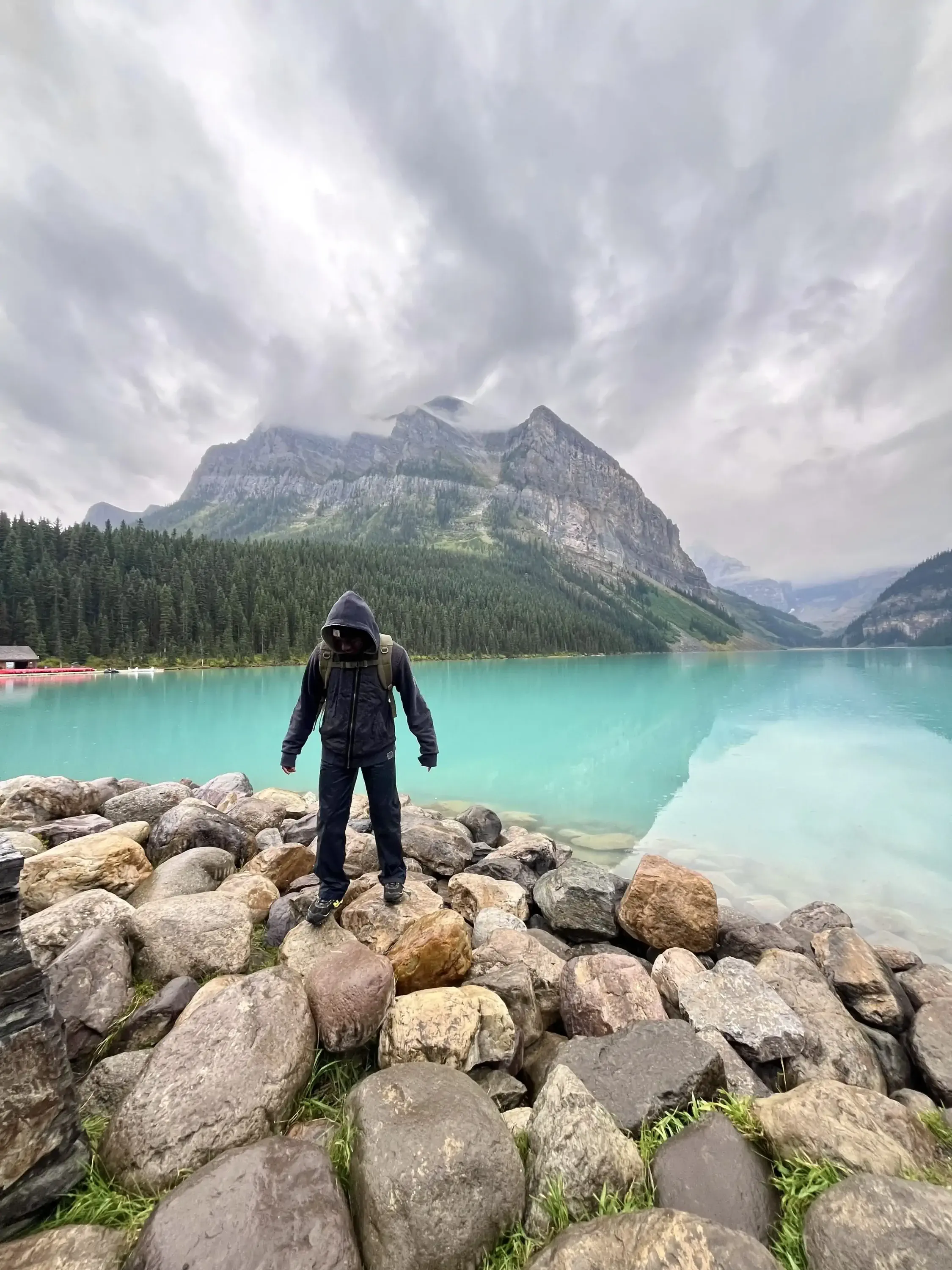 near_fairmont_lake_louise_3
