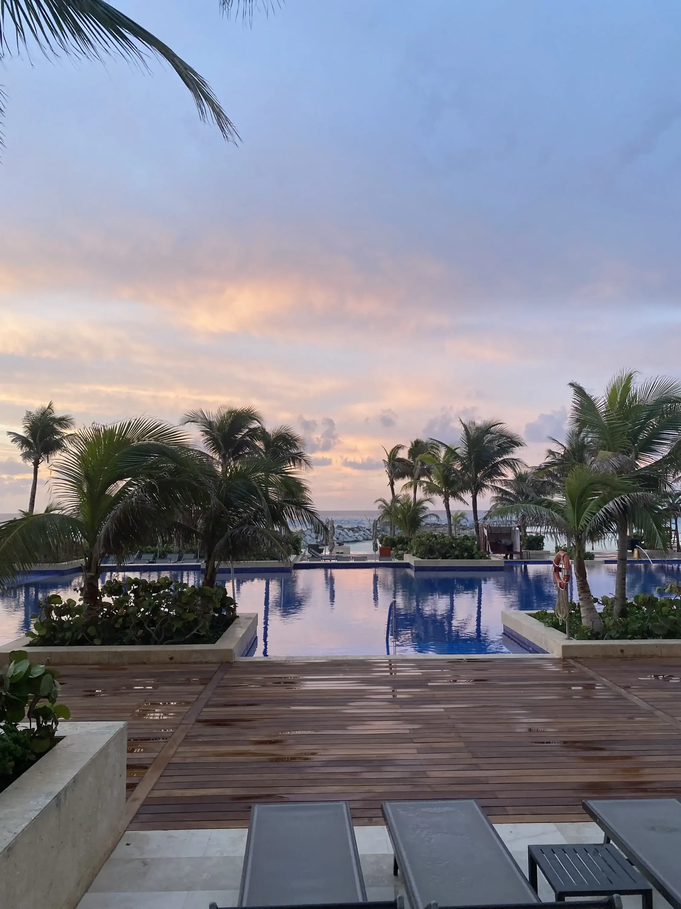 hyatt-ziva-cancun-sunrise-min