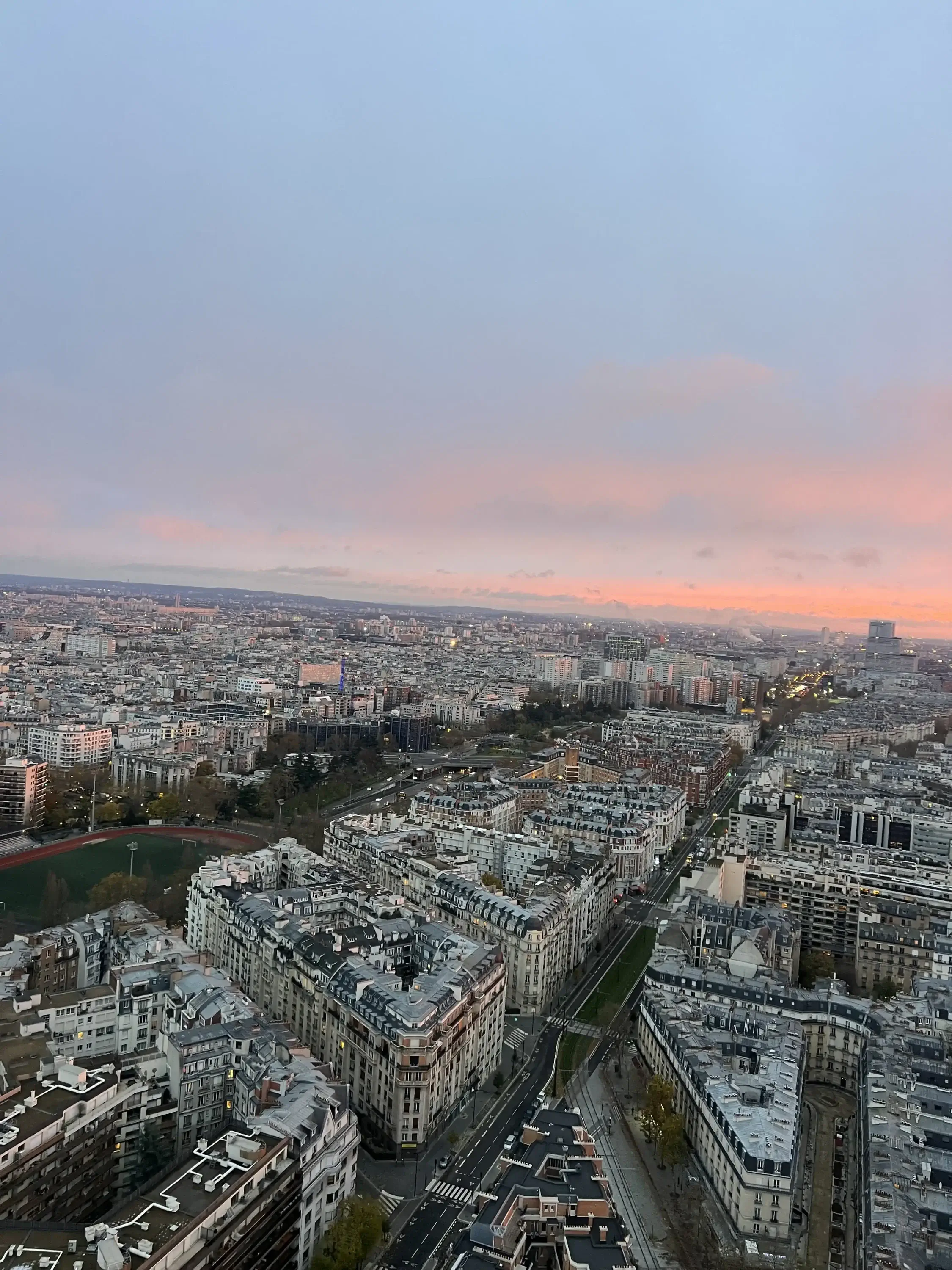 hyatt-regency-paris-etoile-city-view-from-room-min