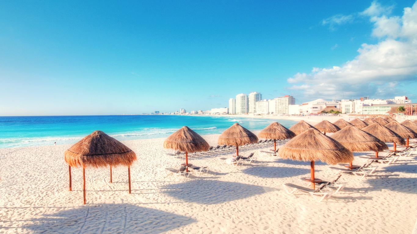 trips to cancun from chicago