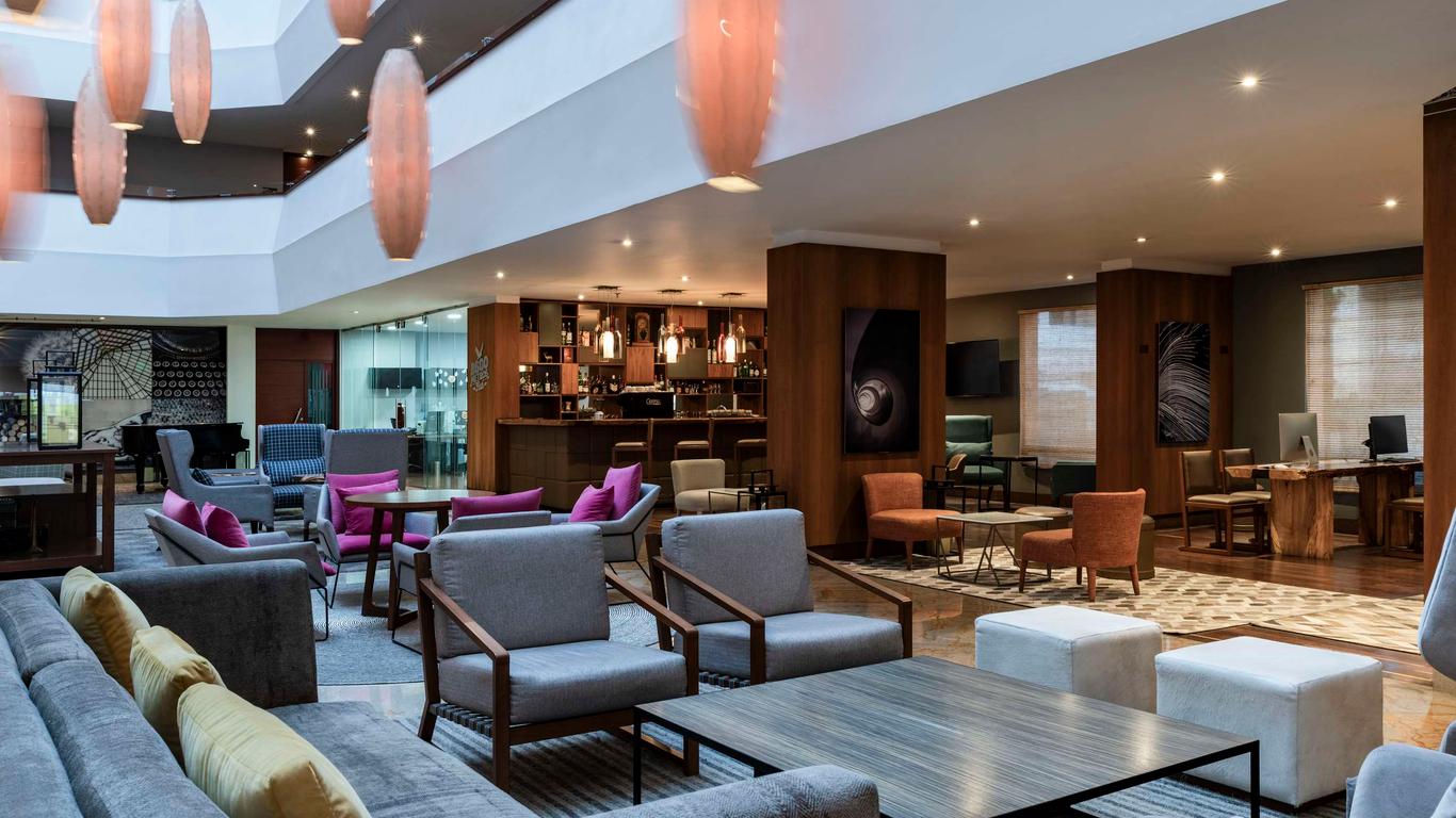 DoubleTree by Hilton Bogota Calle 100