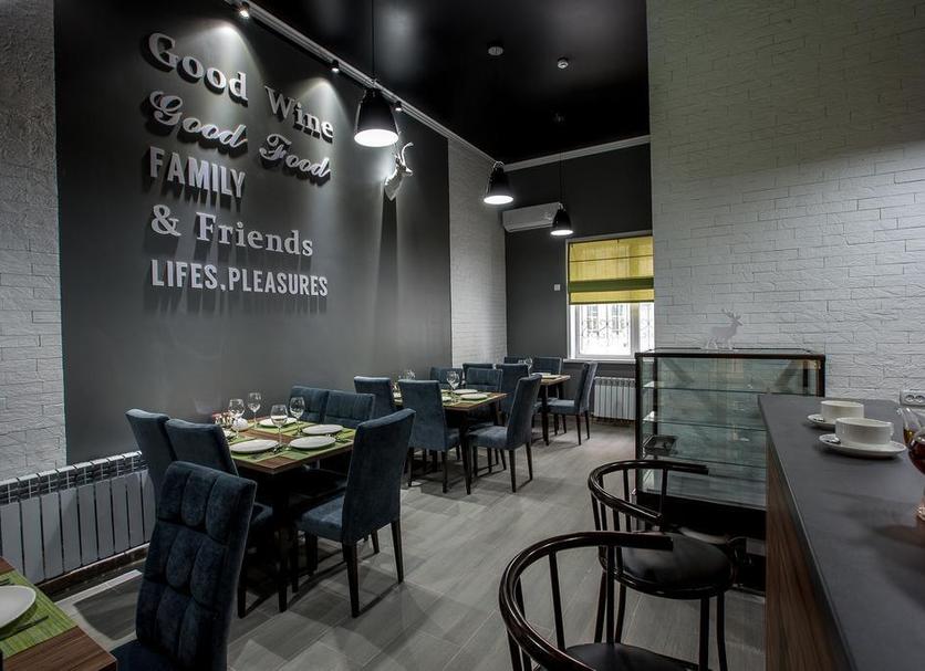 Restaurant Photo