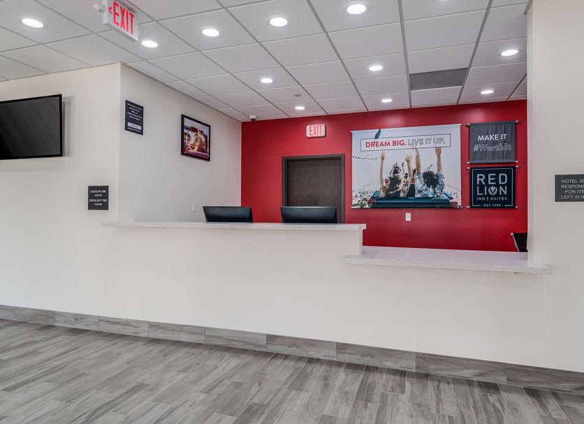 Front desk Photo