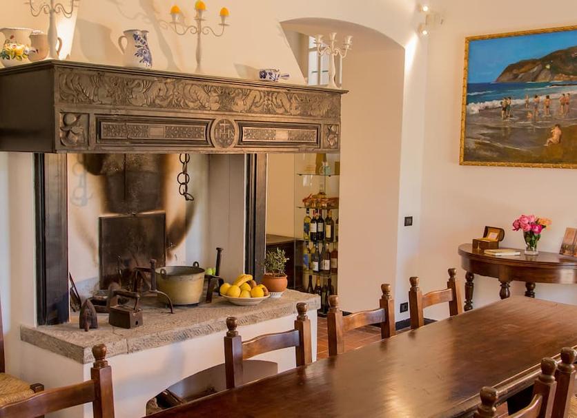 Dining room Photo