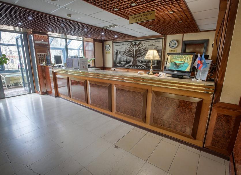 Front desk Photo