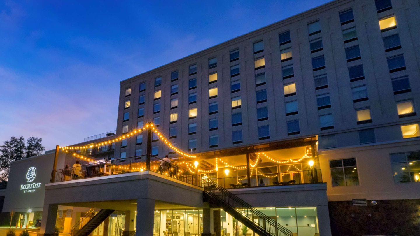 DoubleTree by Hilton Hotel Niagara Falls New York from 96. Niagara Falls Hotel Deals & Reviews