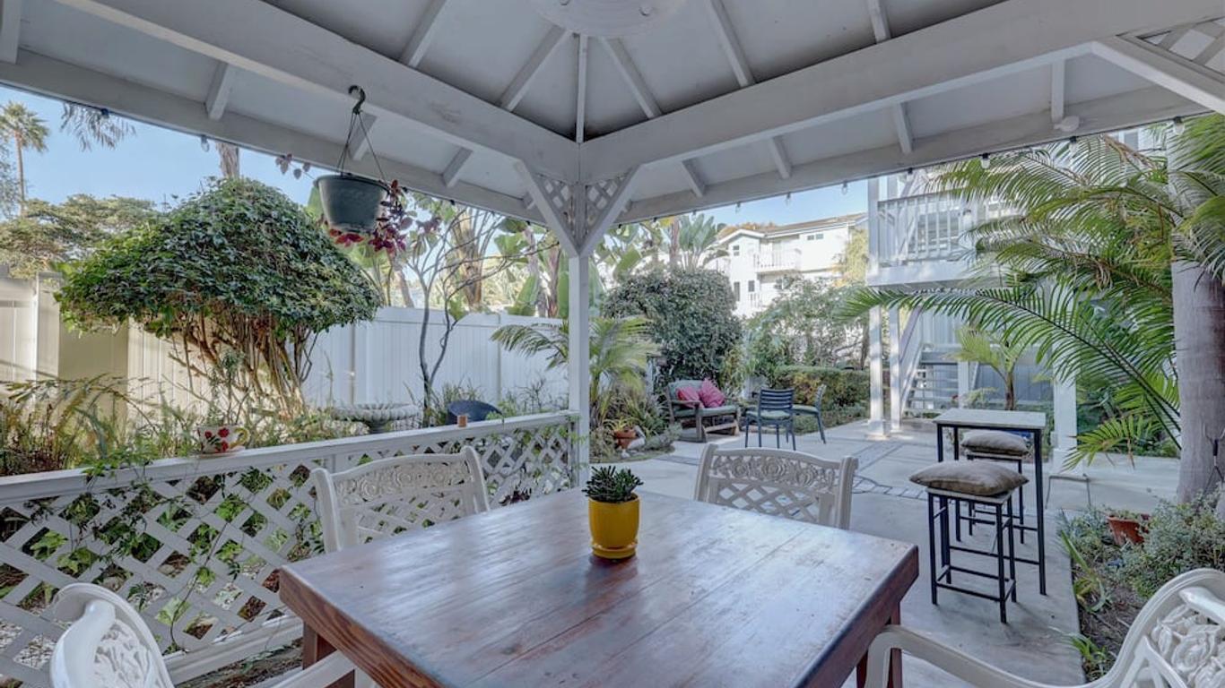 Pelican Cove Inn