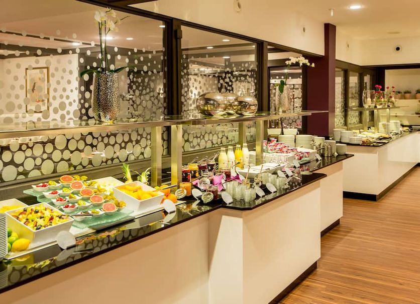 Buffet Photo