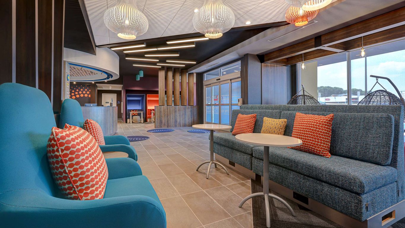 Tru by Hilton Lithia Springs from 109. Lithia Springs Hotel Deals