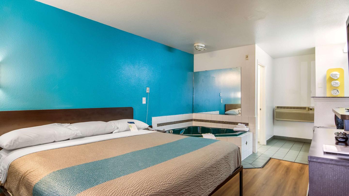 Motel 6 Portland Mall 205 from $75. Portland Hotel Deals & Reviews - KAYAK
