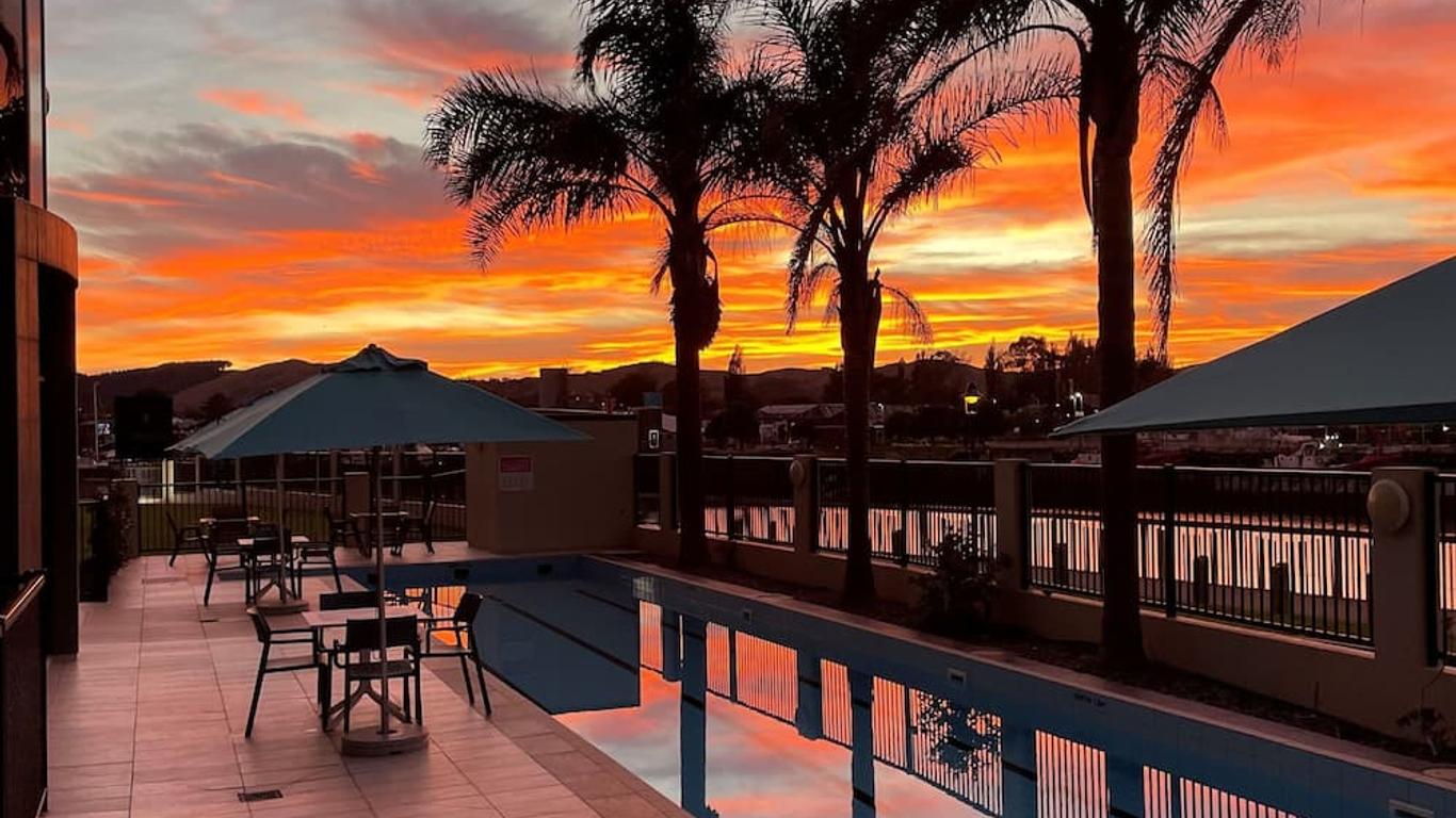 Portside Hotel
