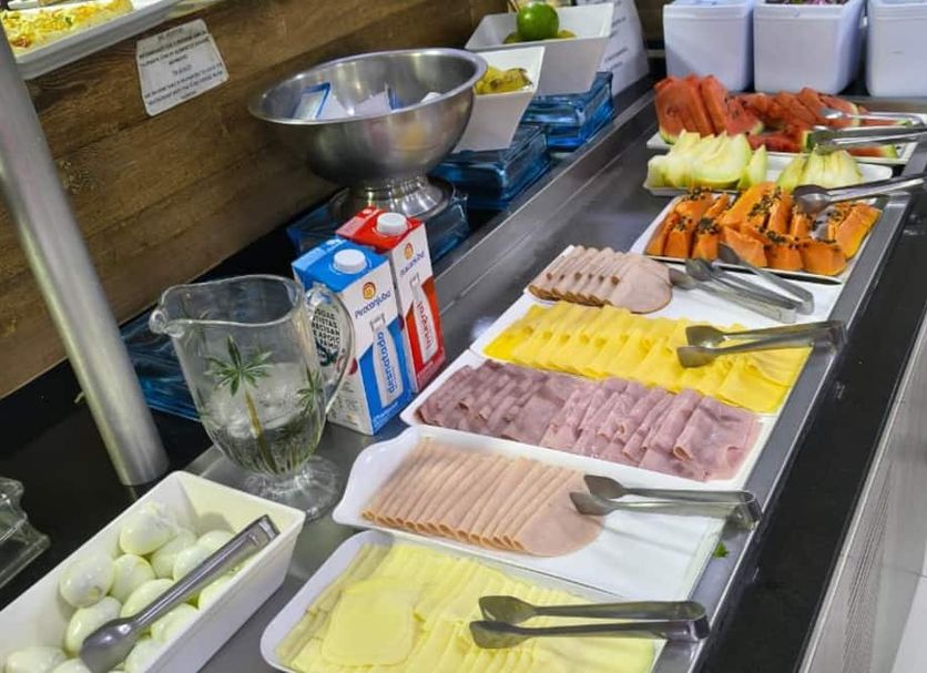 Buffet Photo