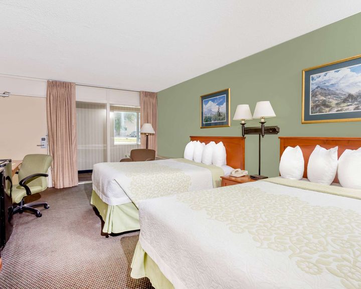 Days Inn By Wyndham Cedar Falls- University Plaza 51 Cedar Falls Hotel Deals Reviews - Kayak