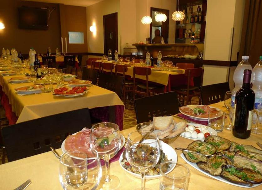 Restaurant Photo