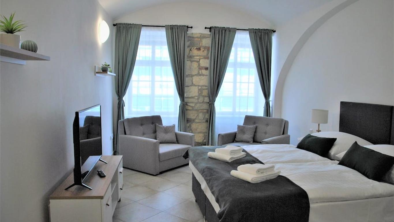 White Swan Boutique Apartments