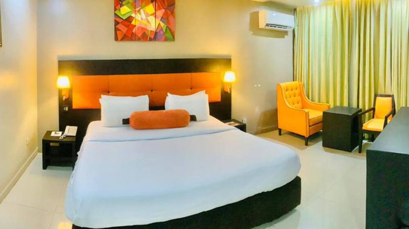 Oakspring Hotel And Luxury Suites