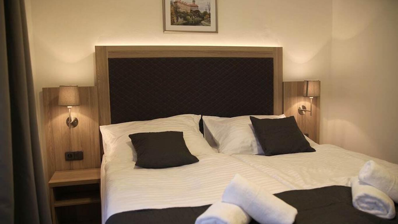 Hotel Ck Park