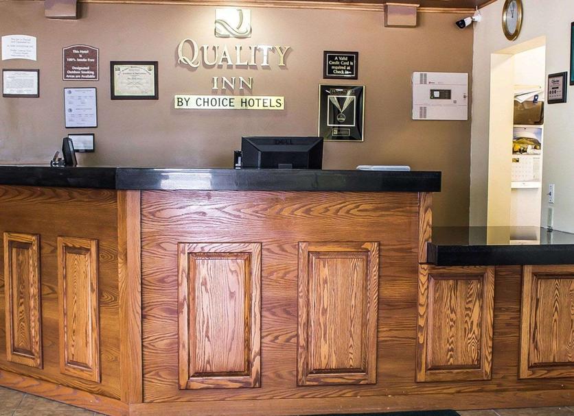 Front desk Photo
