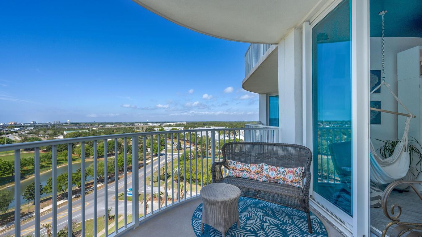 The Palms of Destin Resort by Panhandle Getaways