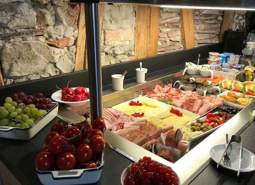 Buffet Photo