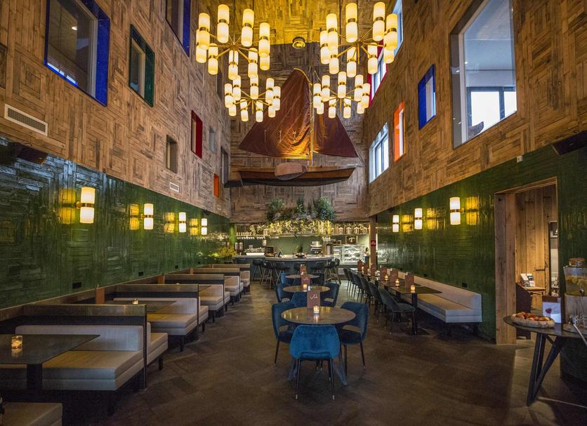 Restaurant Photo